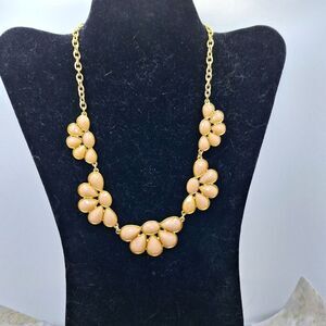 A Faceted Light Pink Floral Bib Statement Necklace Elegant Office Siren Y2K